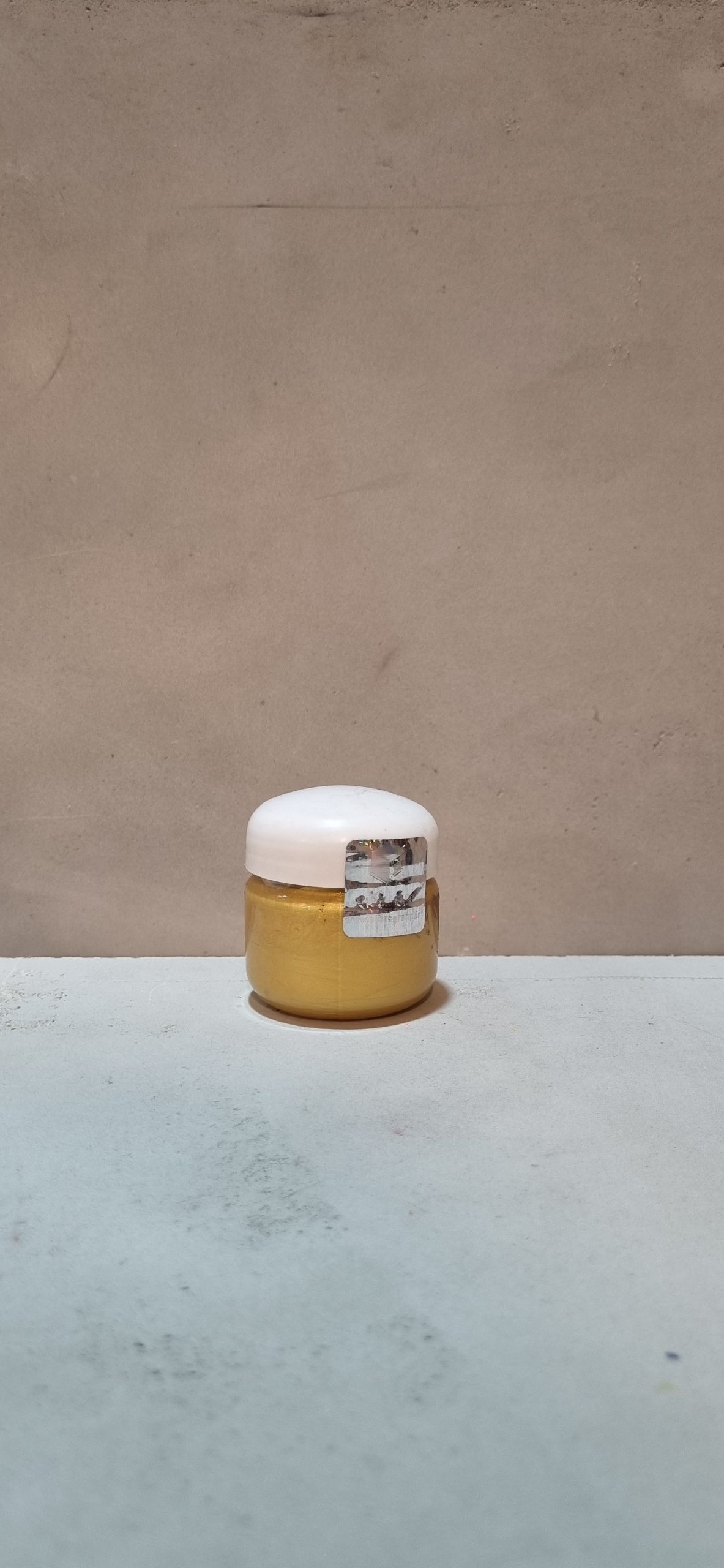 رنگ اکرلیک طلائی